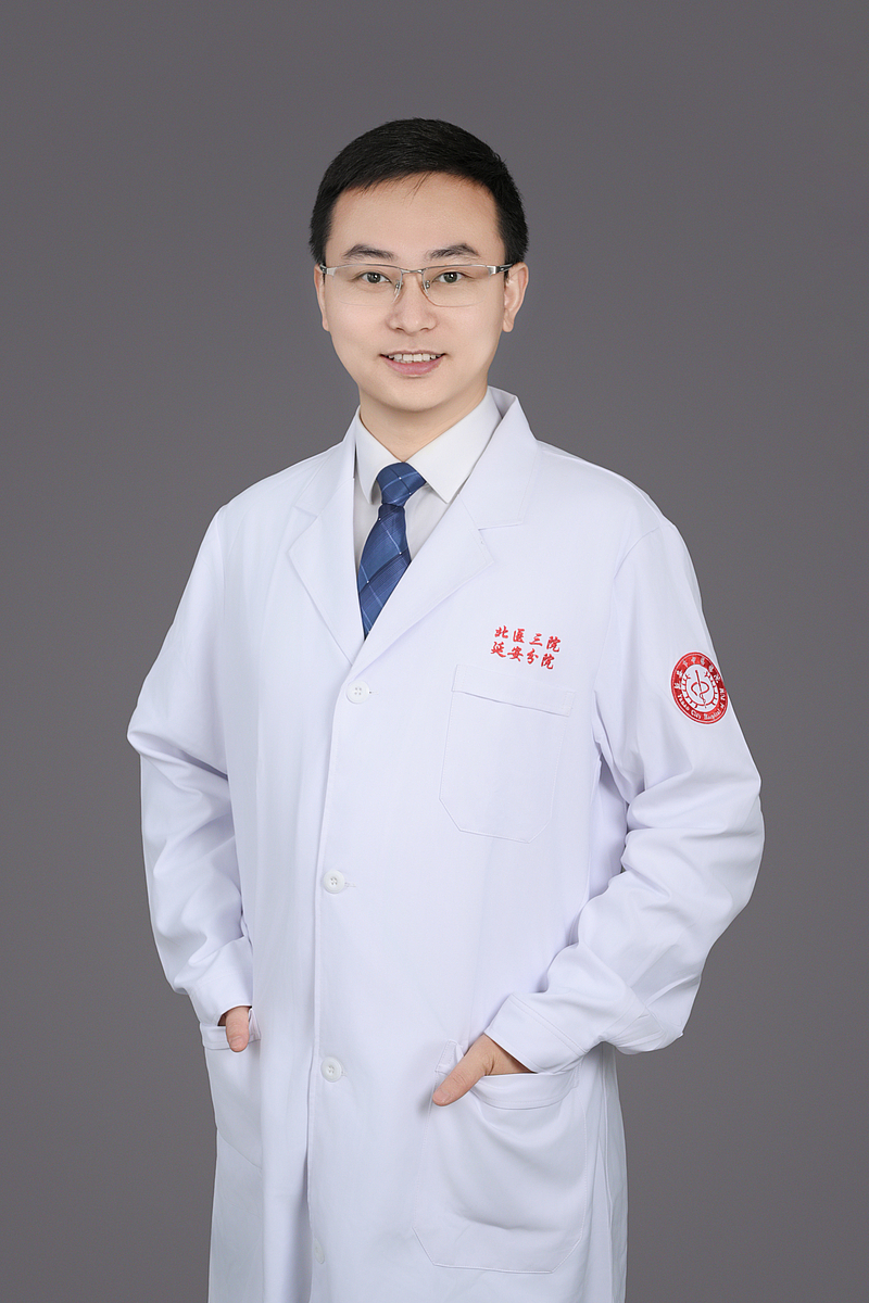 陈有荣 北京大学第三医院 医学博士 副主任医师 运动医学科学术主任